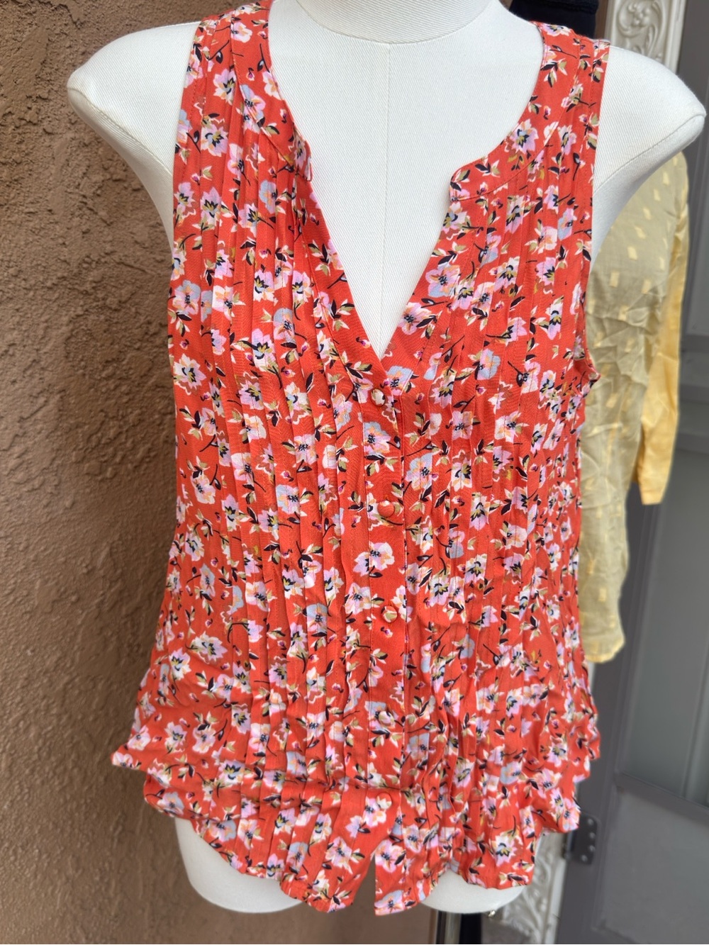 Sanctuary Coral Floral V-Neck Sleeveless Blouse